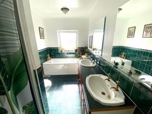 Family Bathroom- click for photo gallery